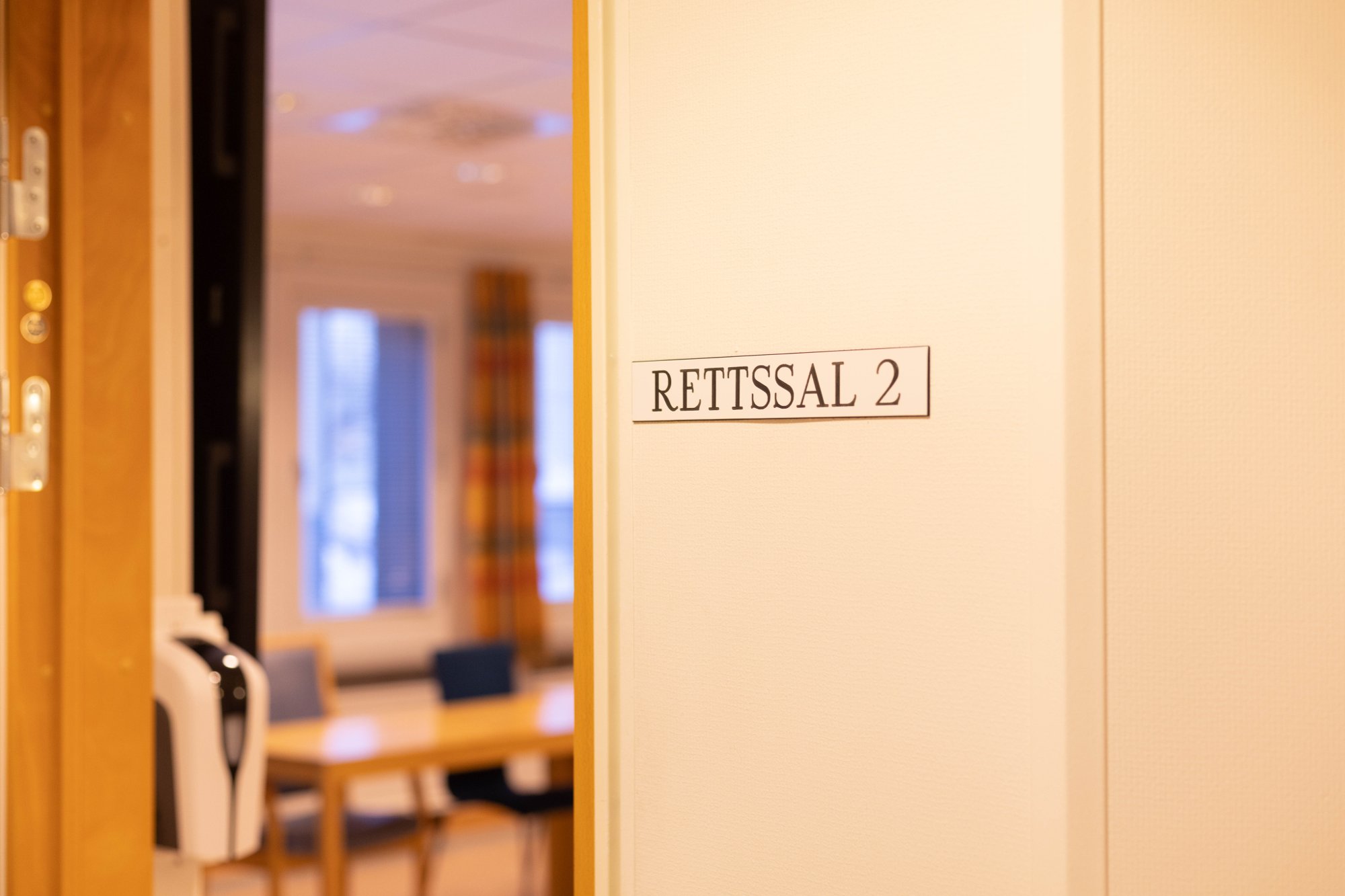 Oppgjør i retten: Mener advarsel var hevn for varsel mot sykehusdirektør