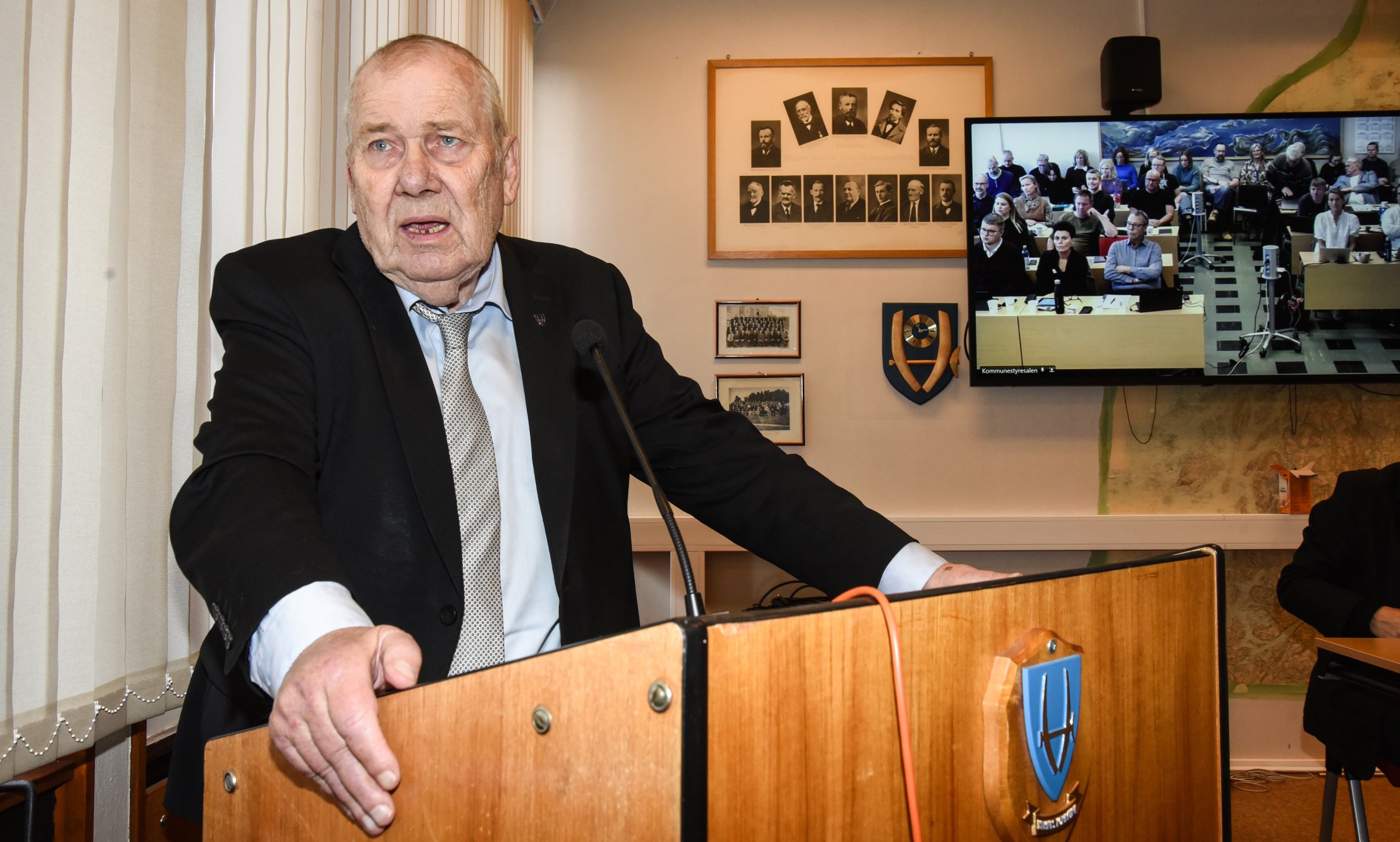 Hemnesordfører ber om lovlighetskontroll av vedtak om skolenedleggelse: – Første gang jeg har gjort dette