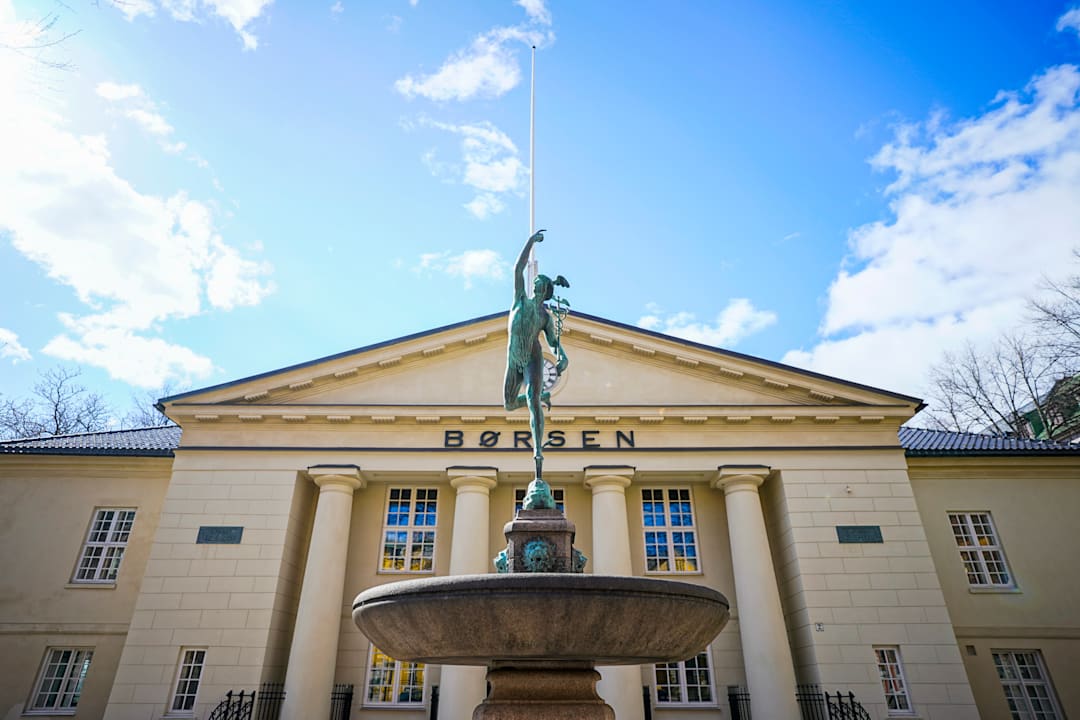 Oljeaksjer tynger Oslo Børs 