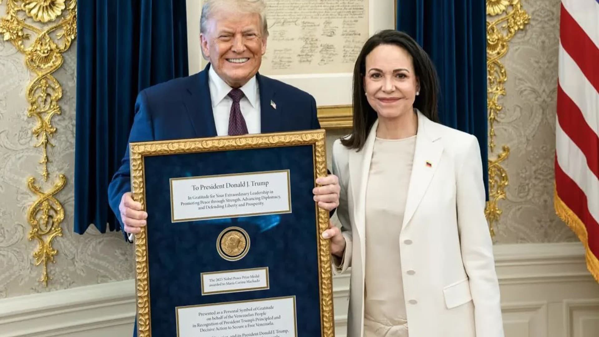 Ga fra seg fredsprismedaljen: – Uhørt