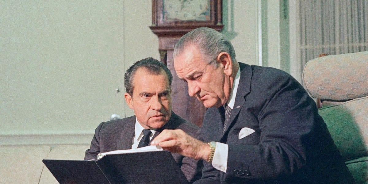 Granskning av reiseregninger, FBI og fysisk håndgemeng. Amerikanske presidenter har forsøkt det meste i jakten på lave renter