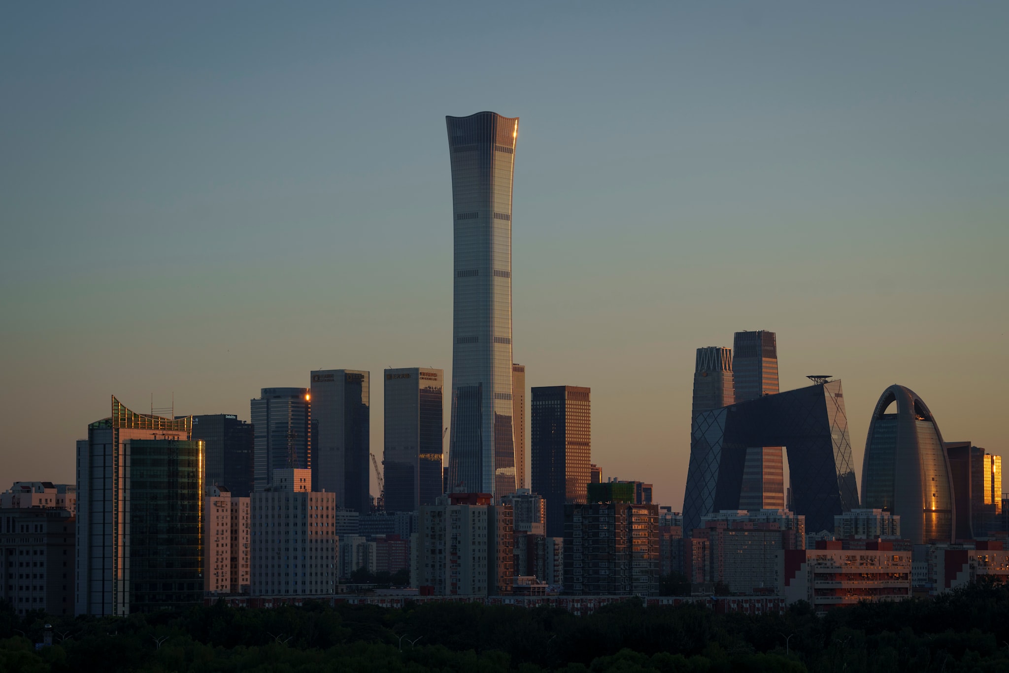 Folketallet i Kina falt for fjerde år på rad