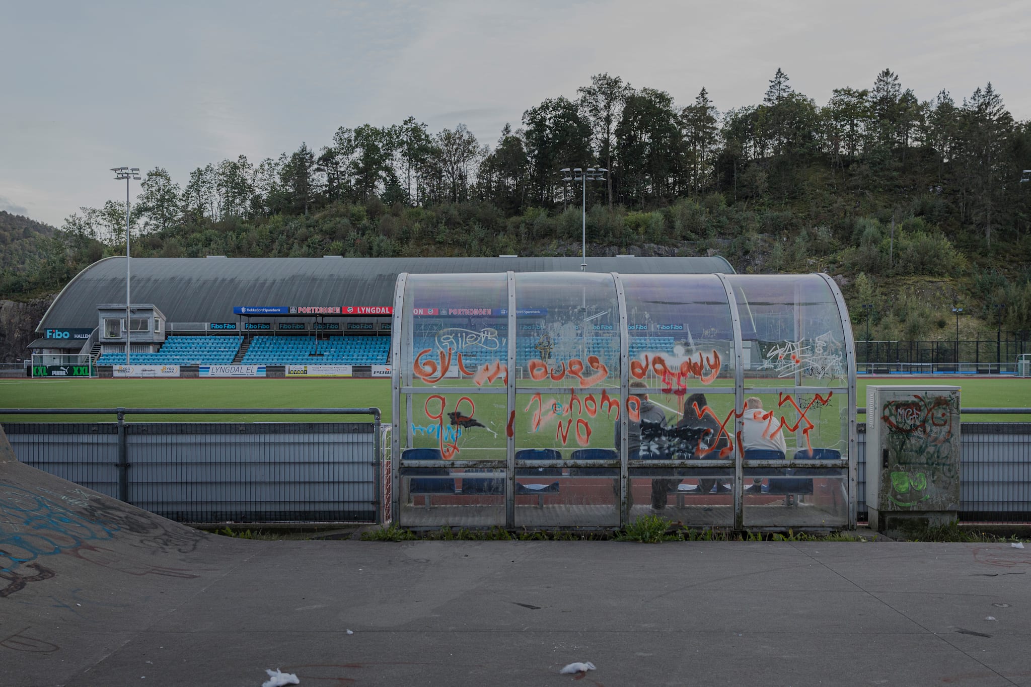 Tidligere idrettsleder tiltalt for overgrep og besittelse av overgrepsmateriale – 39 fornærmede