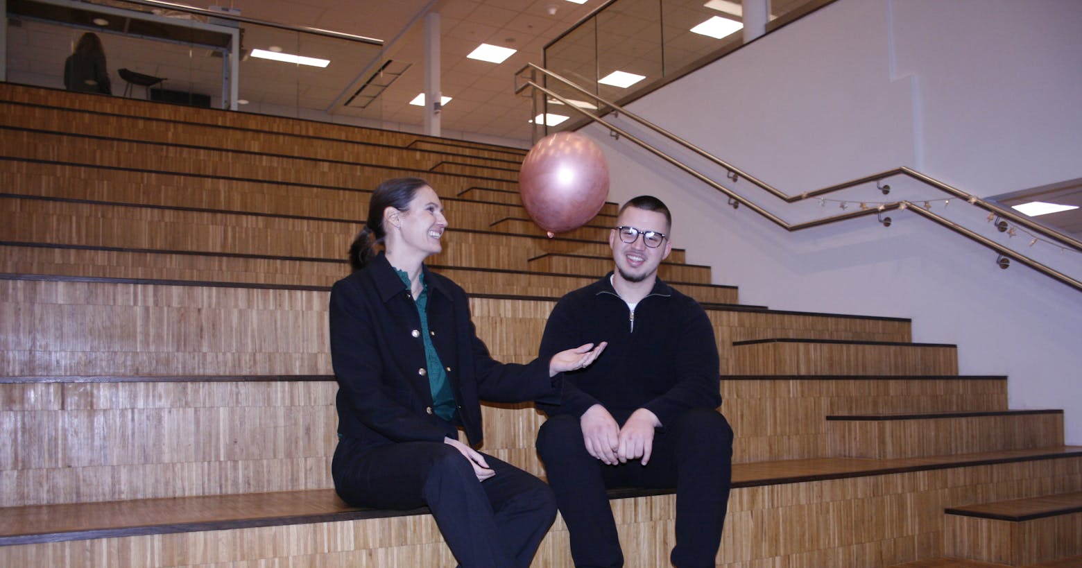 Miljøteamet har forvandlet skolehverdagen for Tokerud-elevene: – En bro mellom elever og lærere