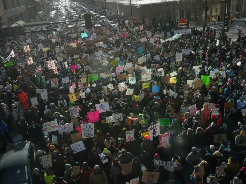 Tusener trosset kulden i Ice-demonstrasjon i Minneapolis